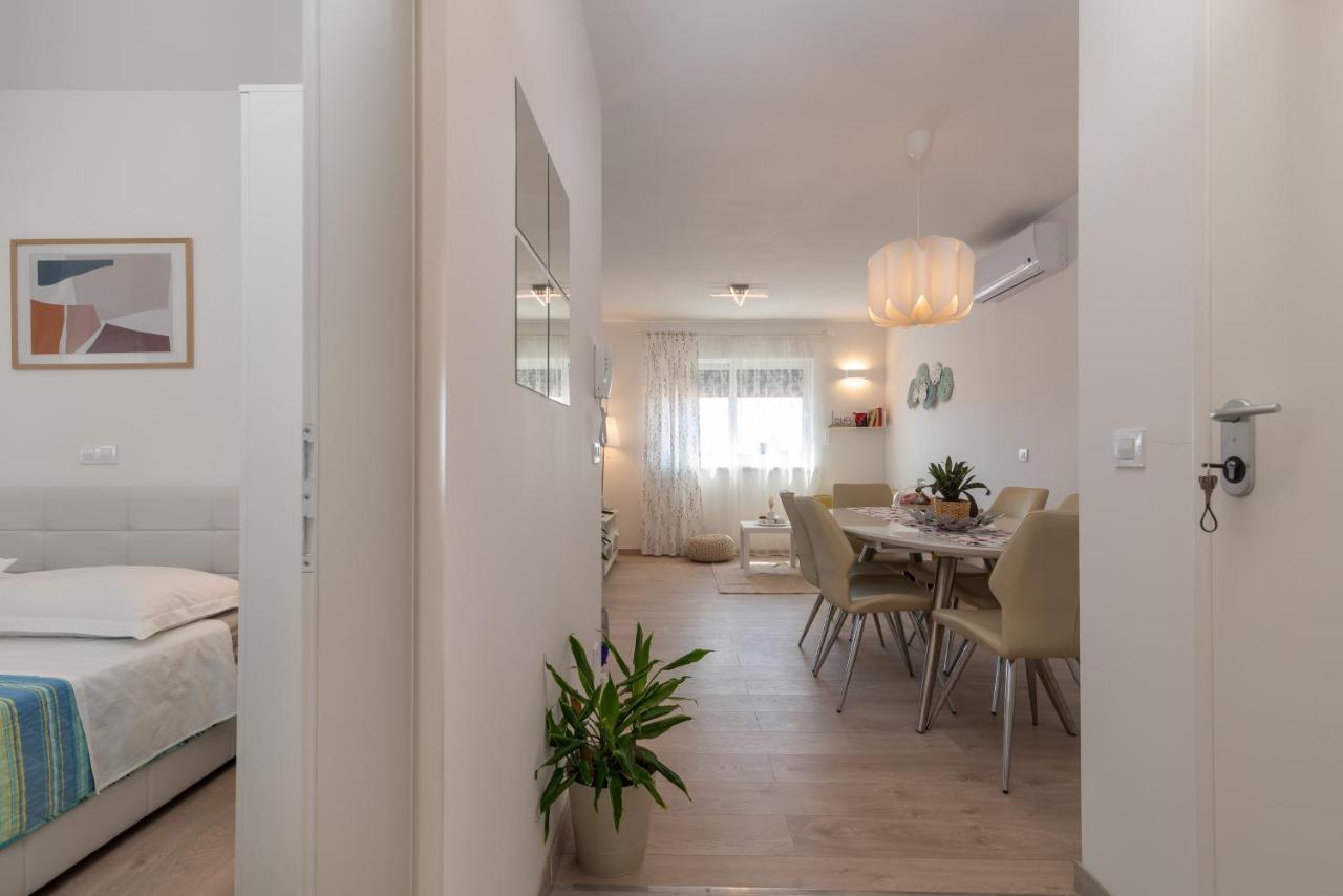 Apartman Lotos Leilighet Trogir Eksteriør bilde