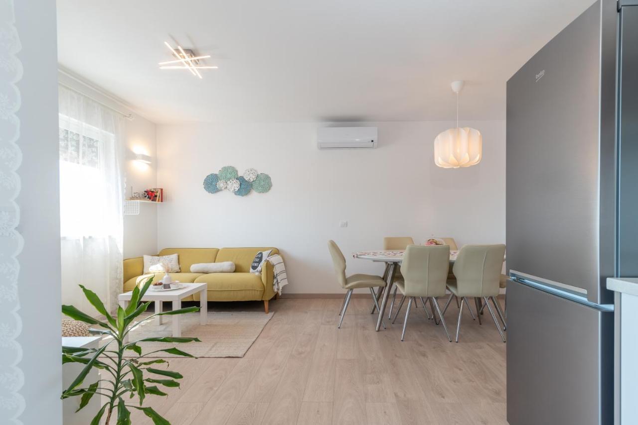 Apartman Lotos Leilighet Trogir Eksteriør bilde