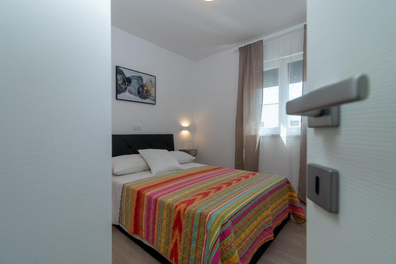 Apartman Lotos Leilighet Trogir Eksteriør bilde