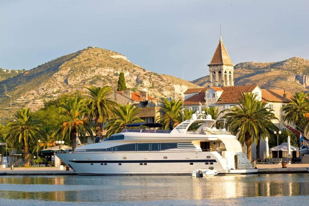 Apartman Lotos Leilighet Trogir Eksteriør bilde
